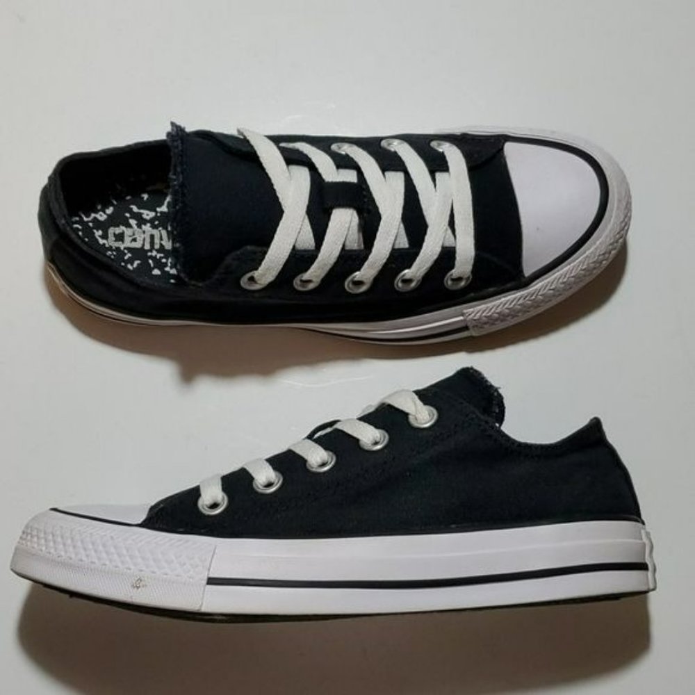 CONVERSE ALL-STAR LOWTOPS,  WOMANS SIZE 5 GUC
